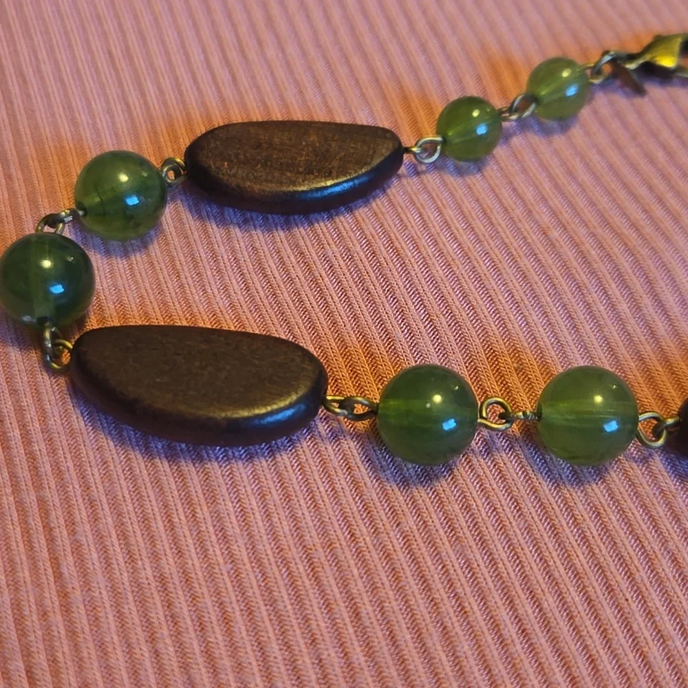 Wooden necklace - Picture 3 of 5
